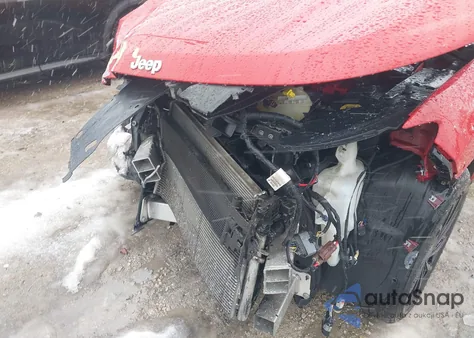 2020 Jeep Compass Latitude 4X4 z USA, uszkodzony, nr VIN 3C4NJDBB6LT119624